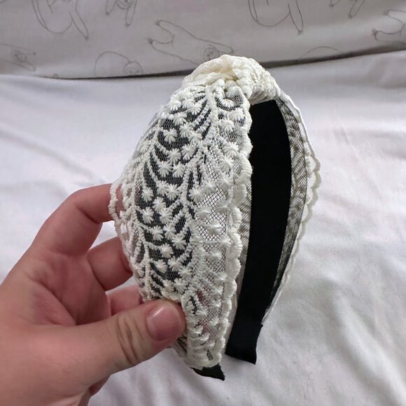 jcpenney Accessories - NWOT Ivory Lace Knotted White & Black Stiff Headband from JC Penney